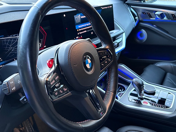 BMW XM 21 of 30