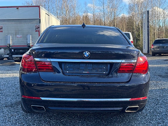 BMW 740d 8 of 23