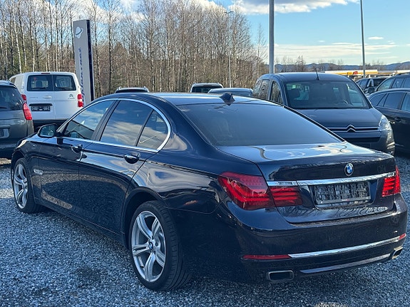 BMW 7-Serie 3 of 5