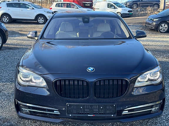 BMW 7-Serie 2 of 5