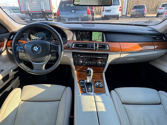 BMW 740d 16 of 23