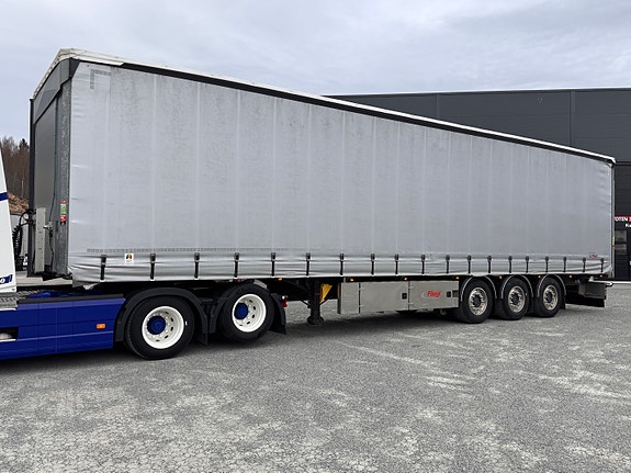 Fliegl 3 akslet kapelltrailer med god høyde, topp stand!