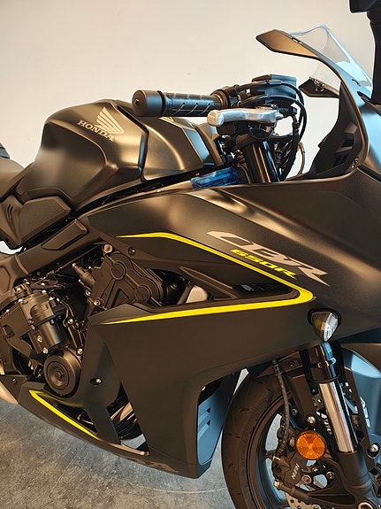 Honda CBR650R Med E-clutch!! 6 of 7