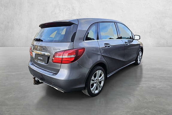 Mercedes-Benz B200 6 of 28