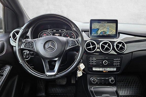 Mercedes-Benz B200 16 of 28