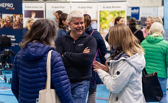 Hjelpemiddelmesser er viktige møteplasser for å møte fagpersoner og sluttbrukere.