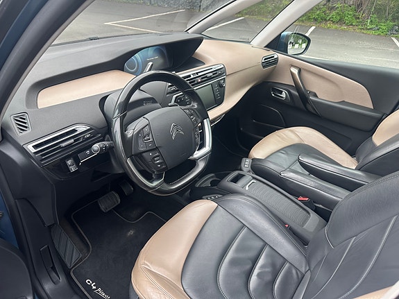 Citroen C4 Picasso 21 of 30