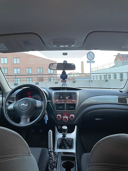 Subaru Impreza 14 of 22