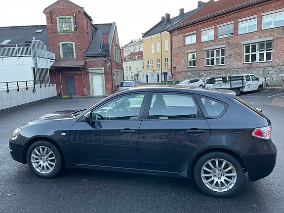 Subaru Impreza 3 of 22