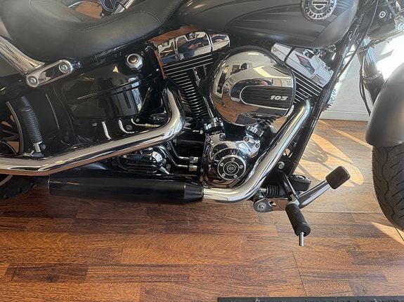 Harley-Davidson FXSB Breakout 103, matt grå, bør sees 4 of 5