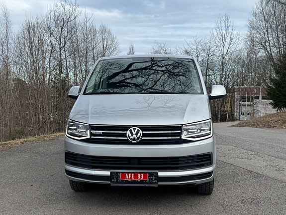 Volkswagen Caravelle 4 of 5