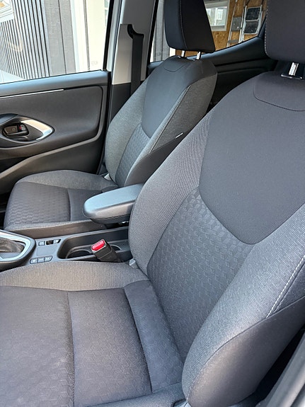 Toyota Yaris 7 of 7