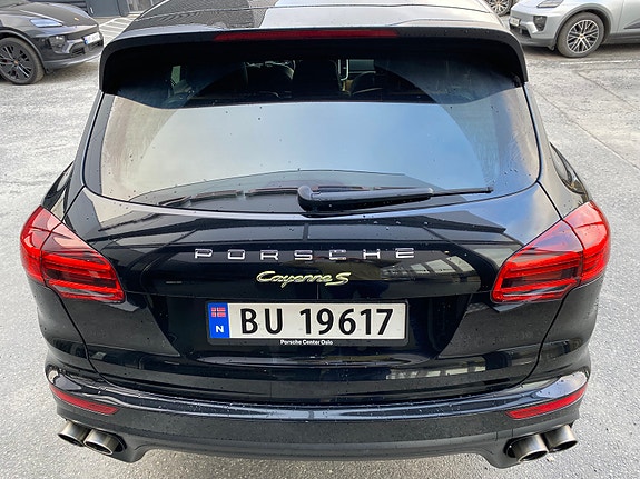 Porsche Cayenne 10 of 30