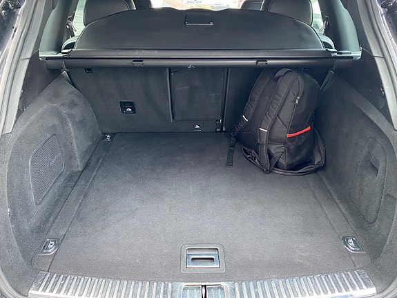 Porsche Cayenne 28 of 30