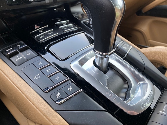 Porsche Cayenne 23 of 30