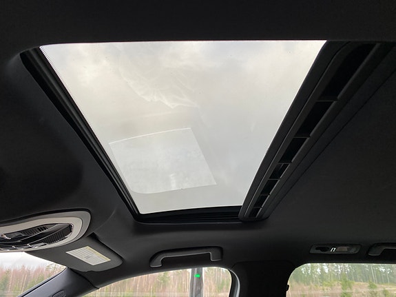 Porsche Cayenne 27 of 30