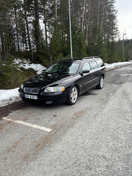 Volvo V70 8 of 17