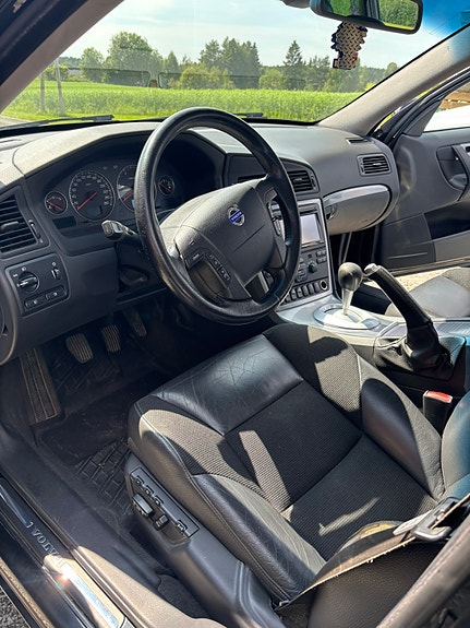 Volvo V70 13 of 17