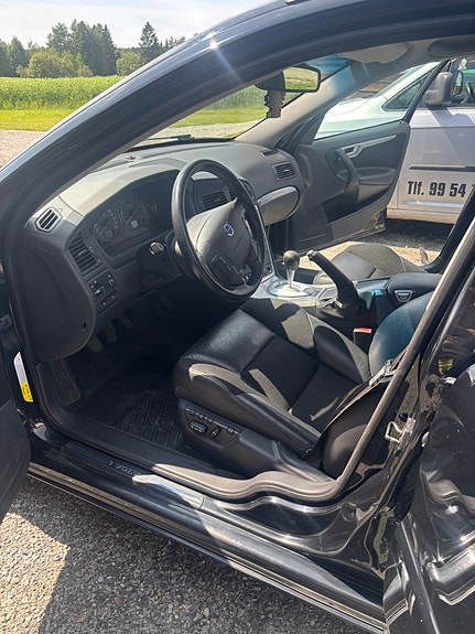 Volvo V70 9 of 17