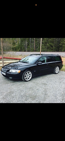 Volvo V70 3 of 17