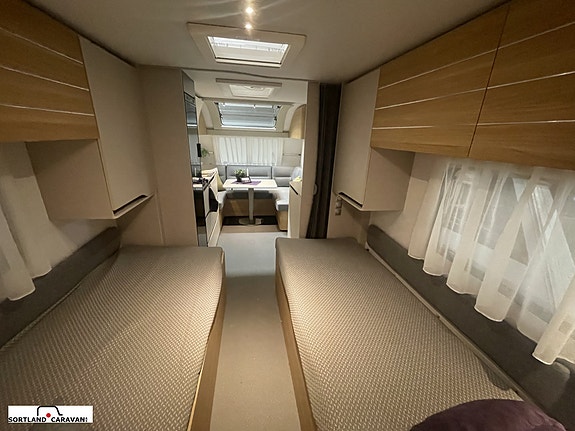 Adria Adora 572 UT  Overståer kampanje 13 of 18