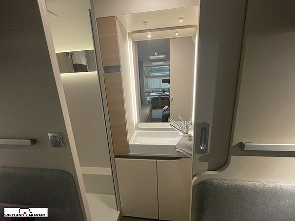 Adria Adora 572 UT  Overståer kampanje 10 of 18