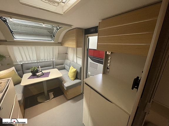 Adria Adora 572 UT  Overståer kampanje 5 of 18