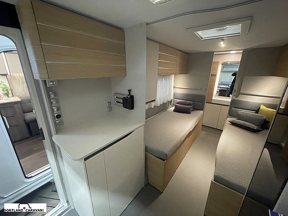 Adria Adora 572 UT  Overståer kampanje 9 of 18