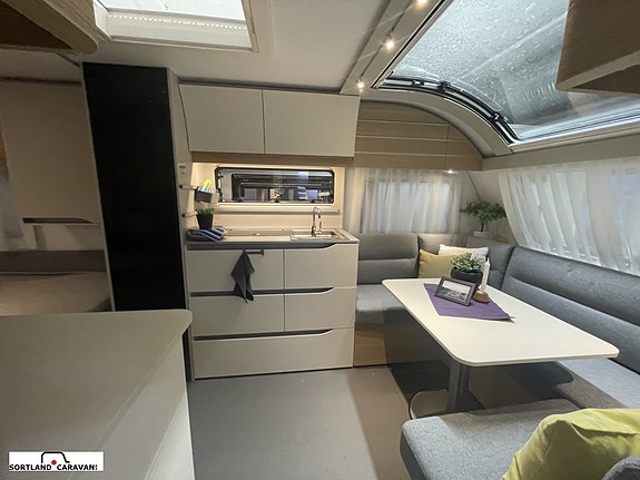 Adria Adora 572 UT  Overståer kampanje 4 of 18