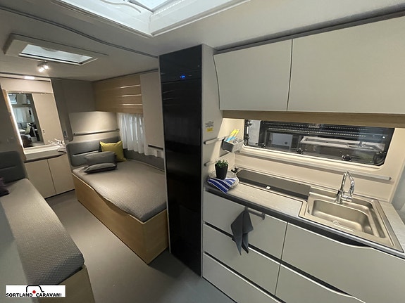Adria Adora 572 UT  Overståer kampanje 8 of 18