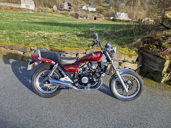 Honda VF500C 2 of 4