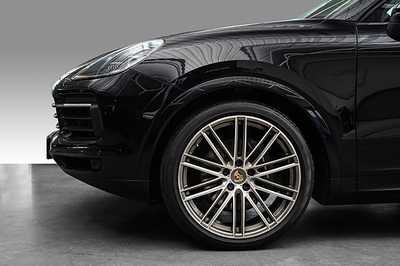 Porsche Cayenne Coupe 3 of 5