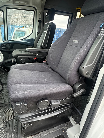 Iveco 3,0. 12 seters minibuss m/rullestolrampe 19 of 30