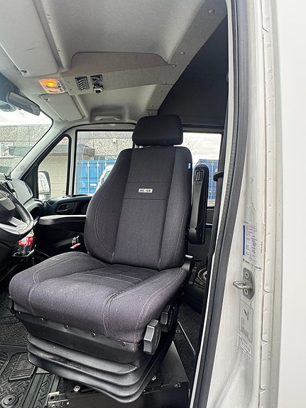 Iveco 3,0. 12 seters minibuss m/rullestolrampe 20 of 30