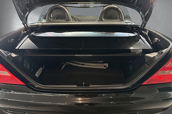 Mercedes-Benz SLK230 19 of 20