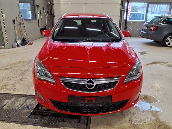 Opel Astra 2 of 5