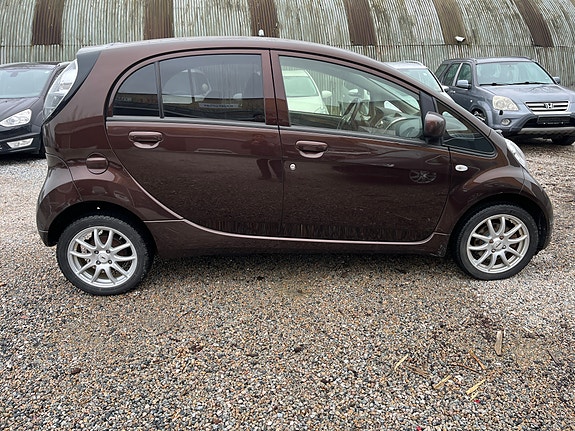 Mitsubishi i-Miev 7 of 19