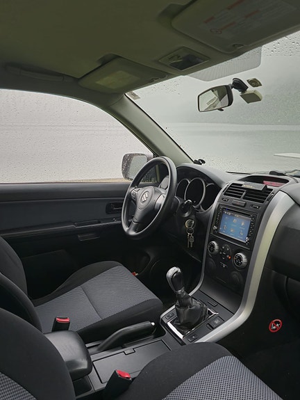 Suzuki Grand Vitara 5 of 25