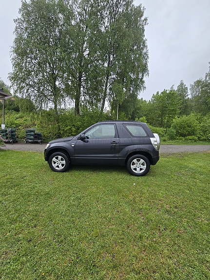 Suzuki Grand Vitara 6 of 25