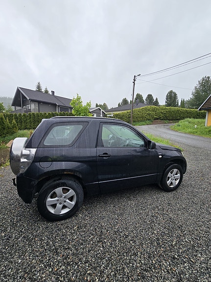 Suzuki Grand Vitara 8 of 25
