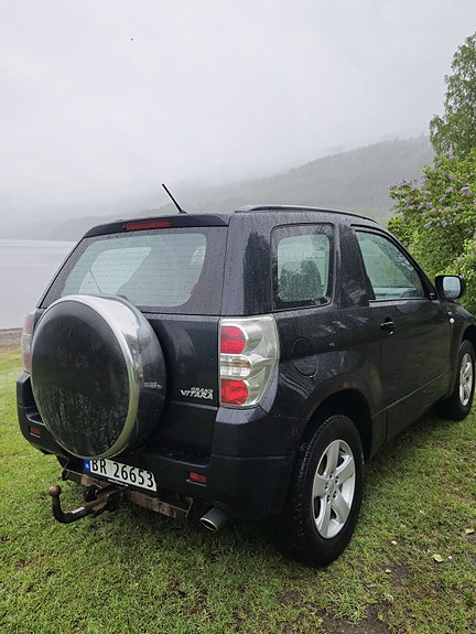 Suzuki Grand Vitara 4 of 25