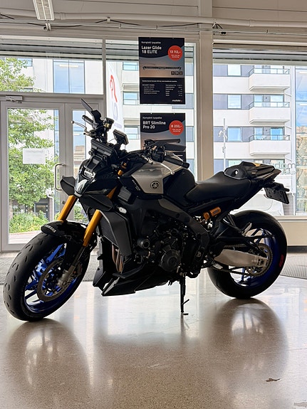 Yamaha MT-09 SP 4 of 8