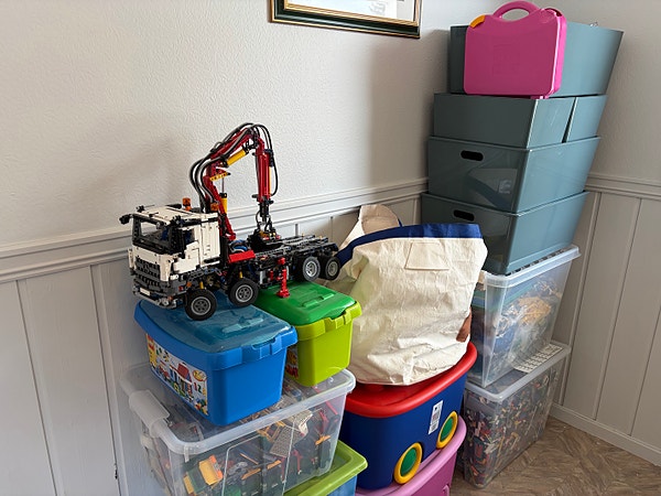 Enorm LEGO-samling (65–70 kg) og Technic Mercedes Arocs selges – (Åpen for bud)