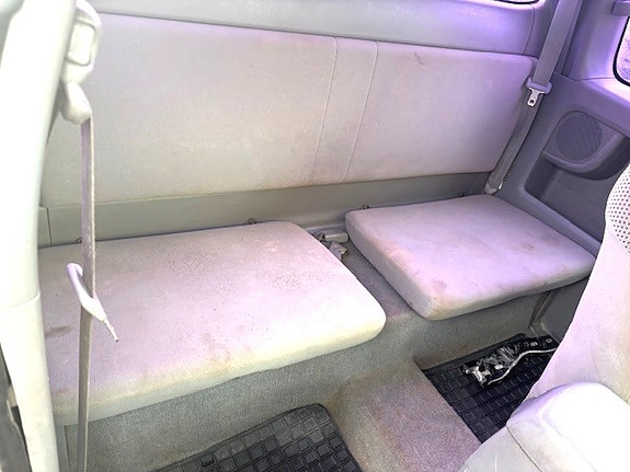 Toyota HiLux 10 of 13