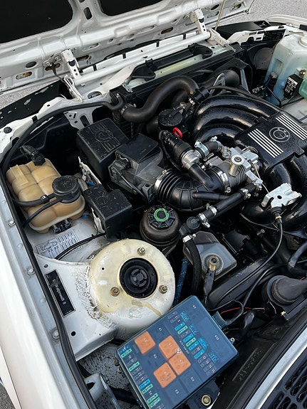 BMW 320i 6 of 28
