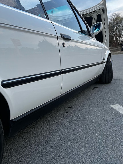 BMW 320i 12 of 28