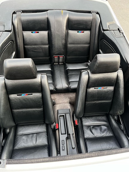BMW 320i 23 of 28