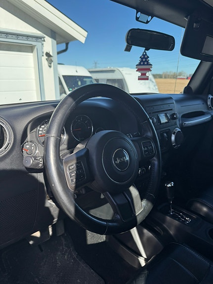 Jeep Wrangler 10 of 27