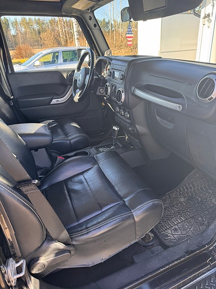 Jeep Wrangler 15 of 27
