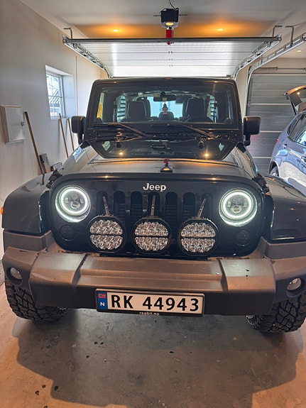Jeep Wrangler 24 of 27